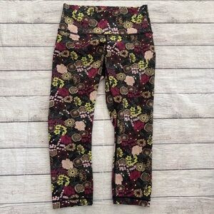 LULULEMON Wunder Under High Rise Crops Size 6